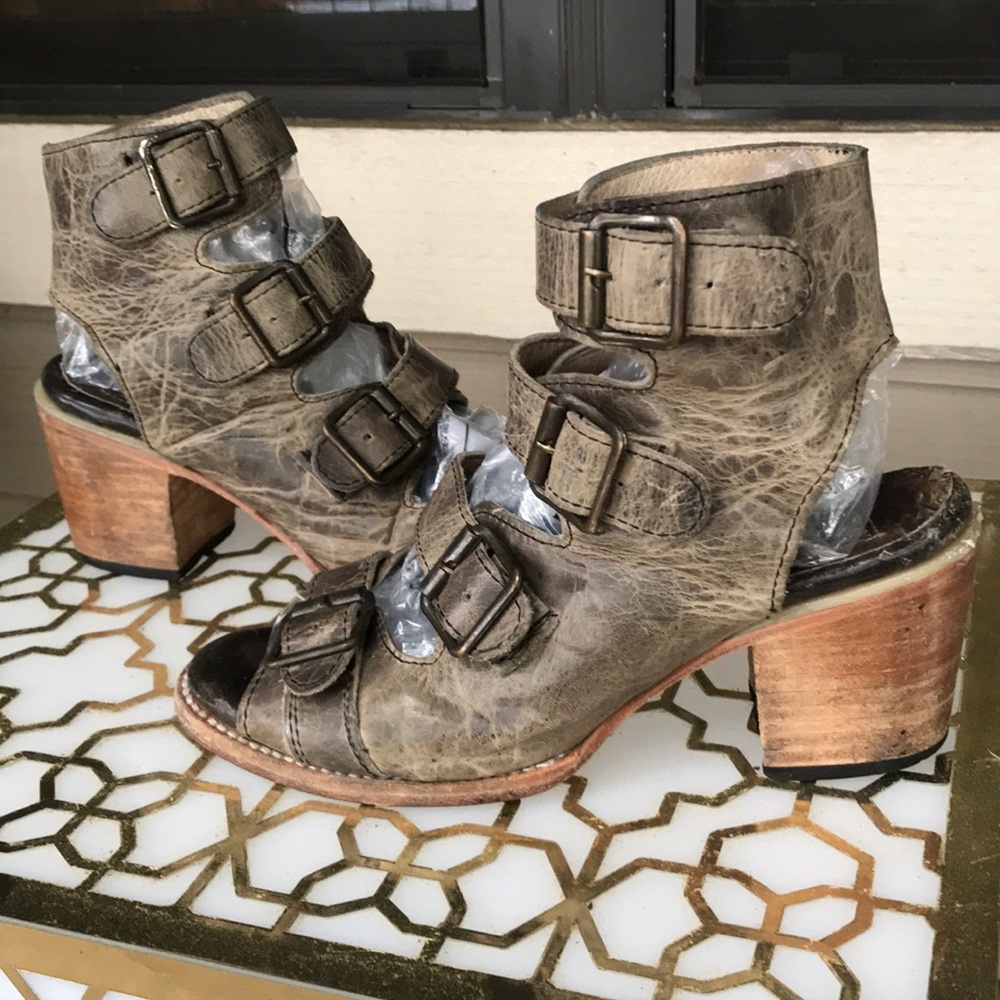 Freebird Quail Sandals - Stone - Size 7